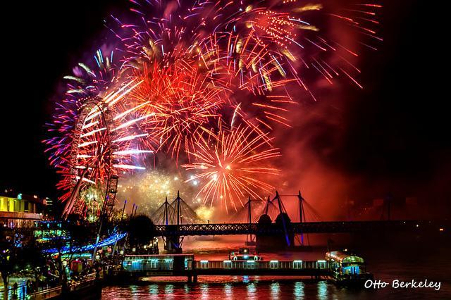 NYEfireworks_010114