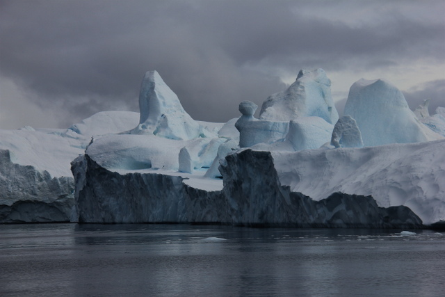 Elizabeth Ogilvie, Icebergs from Sermeq Kujalleq glacier. Image courtesy of the artist.