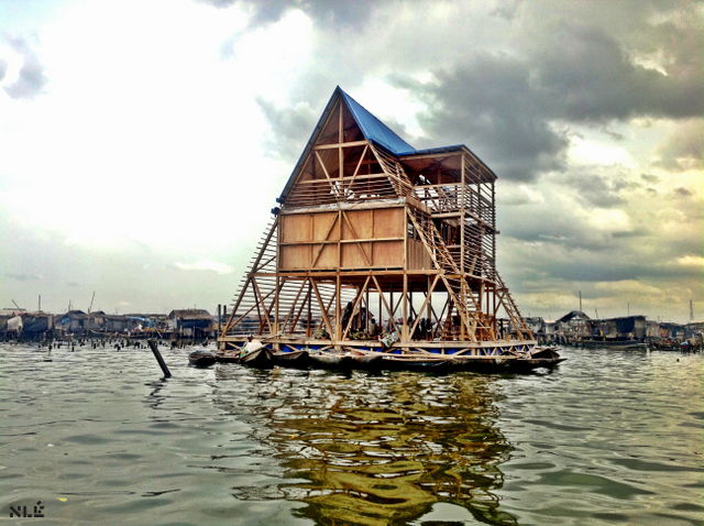 Makoko floating school - Designed by NLÉ, Makoko Community Building Team
Photo by NLÉ