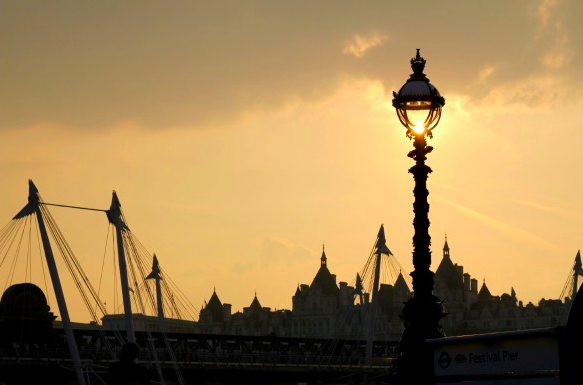 Hungerford Bridge by Peter Denton via flickr 