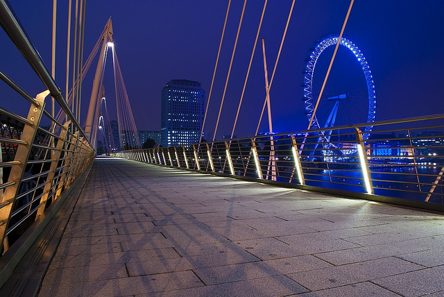 A deserted Golden Jubilee Bridge, by Irina_C on Flickr 