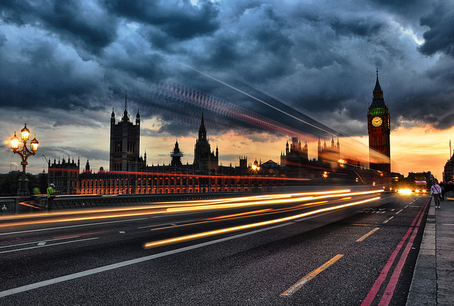 Light lines on Westminster Bridge, by vilartoni on Flickr 
