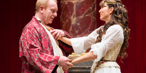 A Darkly Comic Antony And Cleopatra At The Globe