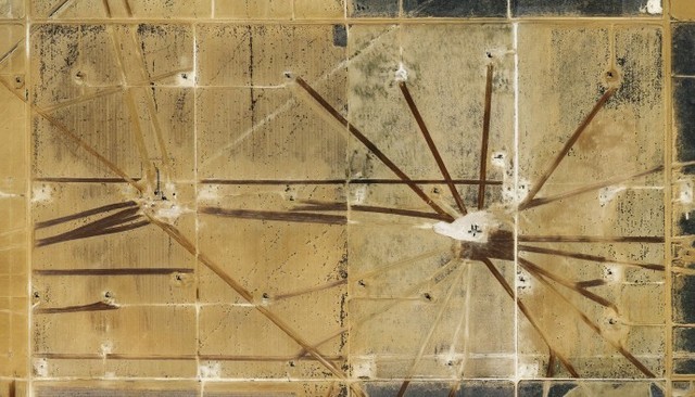 Mishka Henner, Levelland Oil Field, Hockley County, Texas. Image courtesy of the artist and Prix Pictet