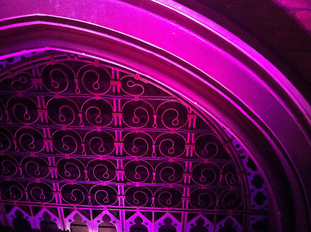 Purple-lit Union Chapel in Highbury and Islington, by Zefrog