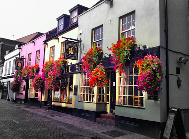 The Eel Pie in Twickenham, by Andy Blackwell