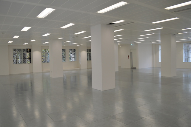 Modern floor plates  cater for small or large companies. Original fittings remain on the windows.