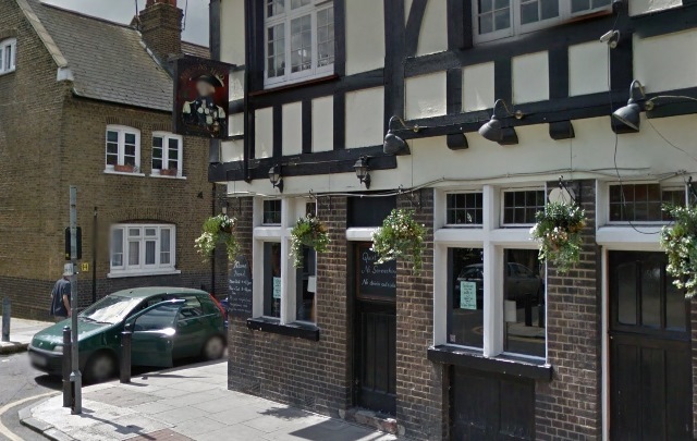 Nelson's Head, E2