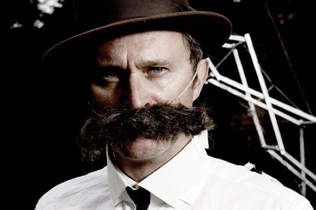 Simon Munnery. Photo by Idil Sukan | Draw HQ