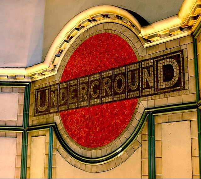 Roundel mosaic at Maida Vale. Photo: Luke Robinson (2006)