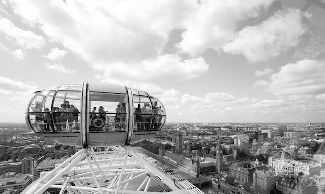 Another of London's landmarks that resembles an egg: a pod on the London Eye. Photo: Christiaan Ploeger (2012)