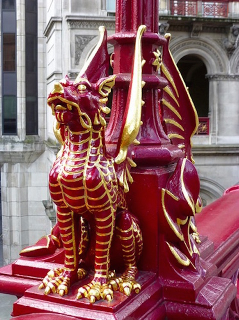 Dragon on Holborn Viaduct. Photo: Lee Jackson-Victorian London (2014)