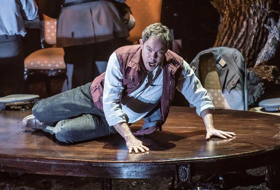 Guillaume Tell (Gerald Finley) heads up the cast of the Royal Opera House's latest production. Image: Clive Barda