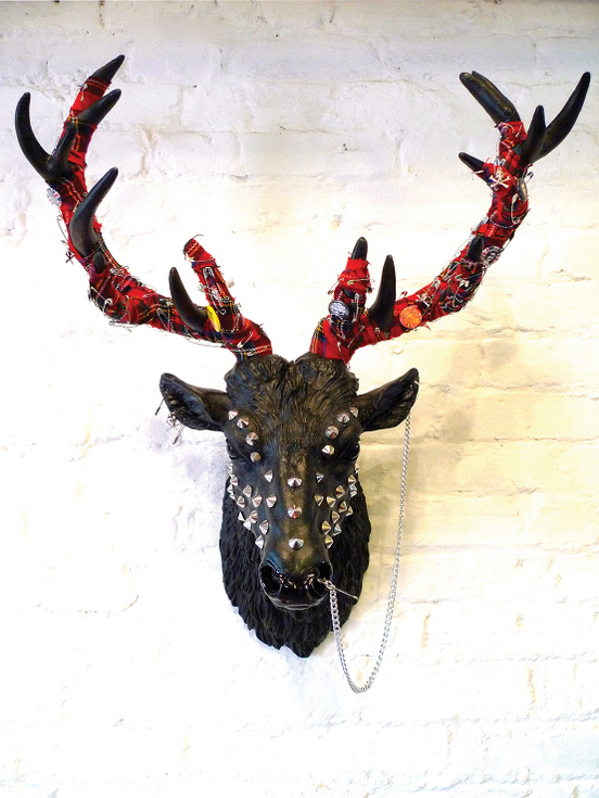 born_to_be_wild__stag__70_x_55_x__38cm.jpg