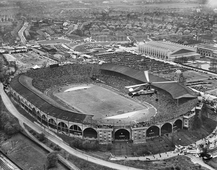 1935_cup_final__empire_stadium_-later_wembley_stadium-__brent_london__1935_c_historic_england.jpg