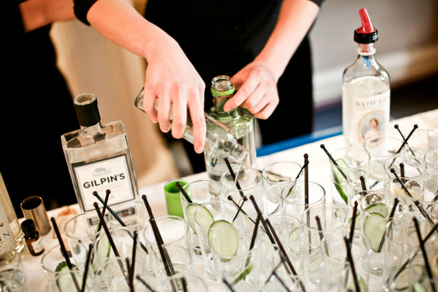 pouring_gin_edit.jpg
