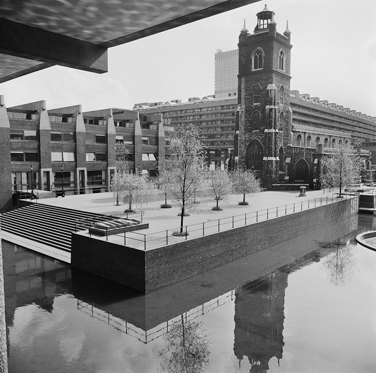 See Photos Of London From Historic England's Archive