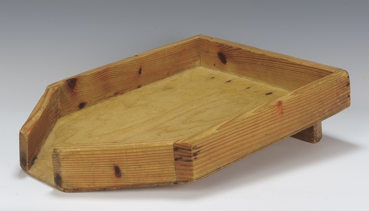 wooden_board_for_koshering_meat_by_draining_blood_c-1955_-c-_jewish_museum_london_-2.jpg