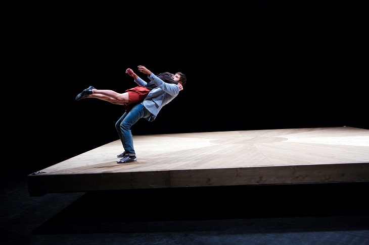 4_compagnie_yoann_bourgeois_-he_who_falls-_at_barbican_theatre__-_g_-raldine_aresteanu.jpg