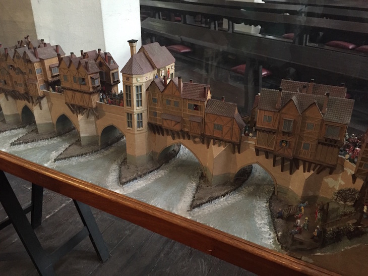 A model of the old London Bridge