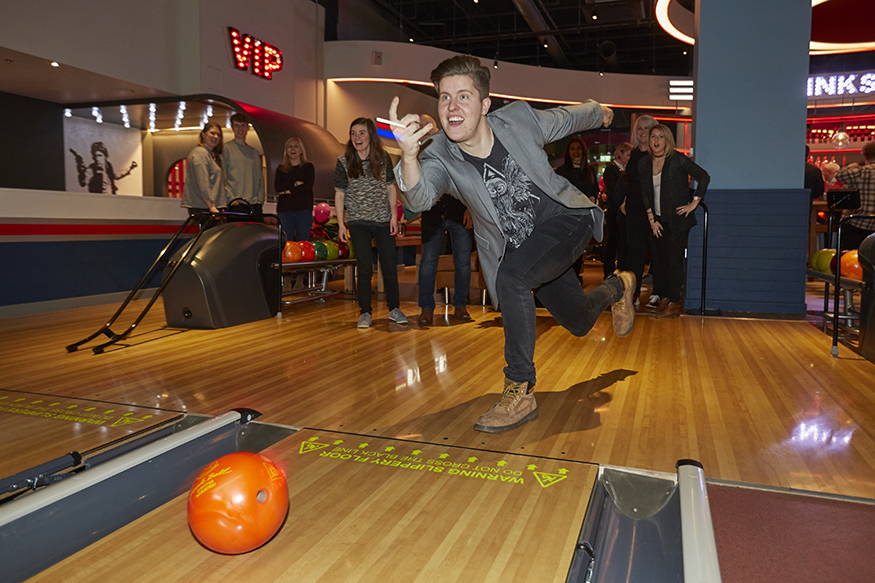 Strike! A New HollywoodStyle Bowling Centre Has Hit The O2 Londonist