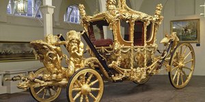 Get Your Royal Bling On With These Spectacular Carriages