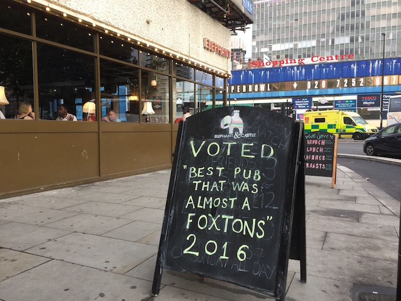 Elephant and Castle pub in 2016