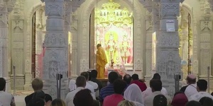 A Look Inside The Stunning Neasden Temple At The 'Aarti' Hindu Ceremony