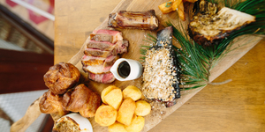 1251 Restaurant Review: A Stonking Sunday Roast, Preluded By Measly Starters
