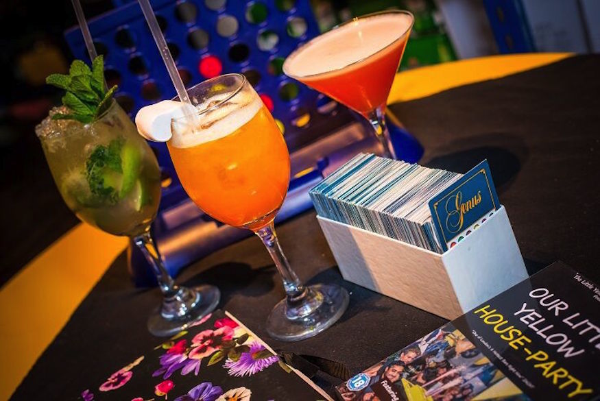 Legendary Notting Hill Bar The Little Yellow Door Is Reopening And It