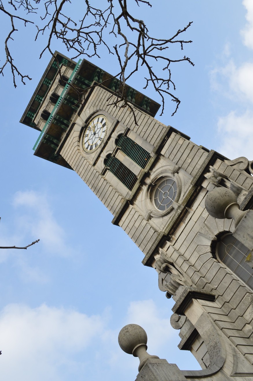 Clock deals tower road