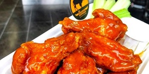 Wings That Don't Quite Take Off At The Orange Buffalo, Tooting