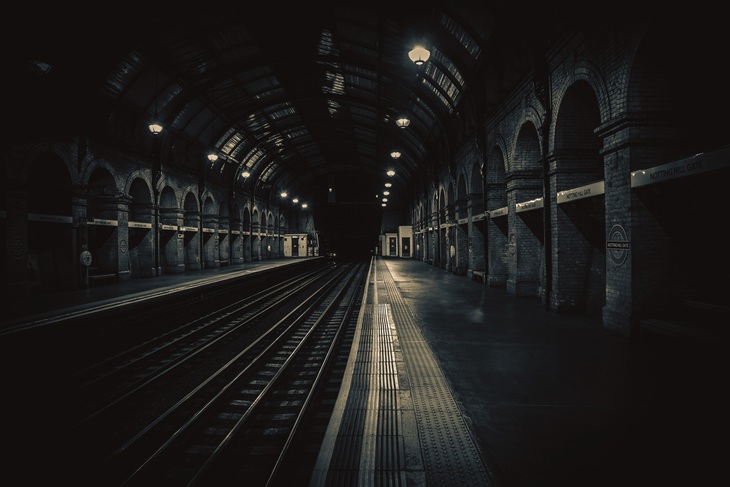 Empty platforms at Notting Hill Gate