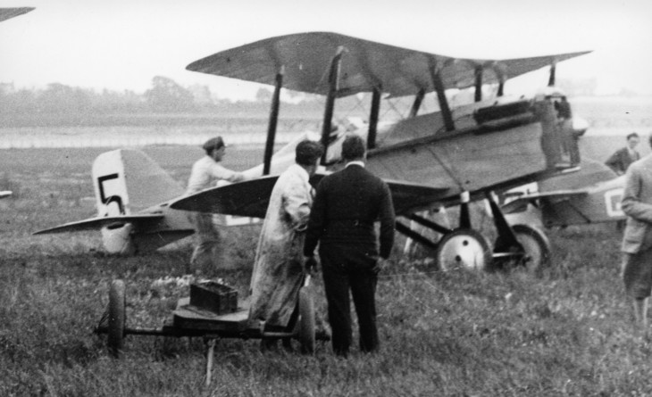 RAF SE.5a at Croydon for the start of the 1922 Aerial Derby