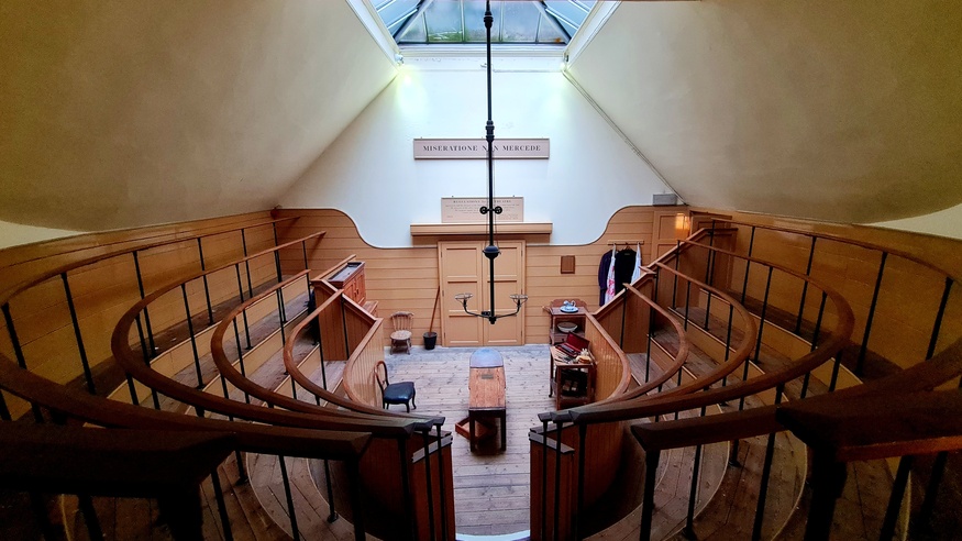 An old 18th century operating theatre