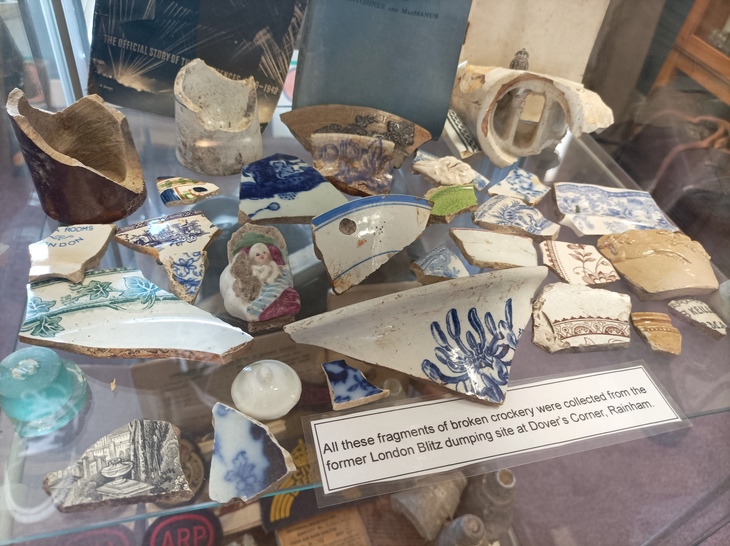 Various fragments of broken pottery