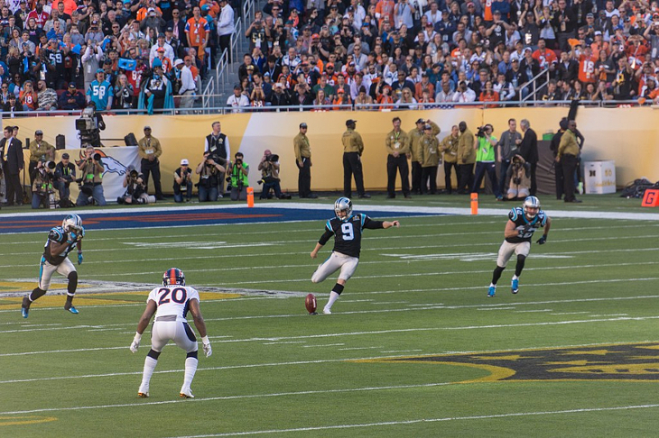 A Super Bowl match in action