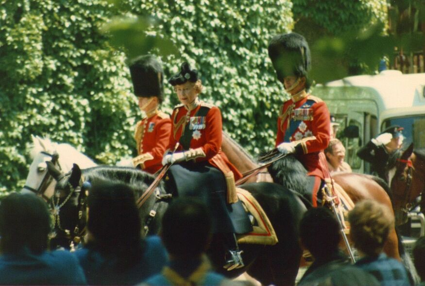 تذاكر Trooping the Color 2026: الملكة تركب حصانًا بجوار زوجها
