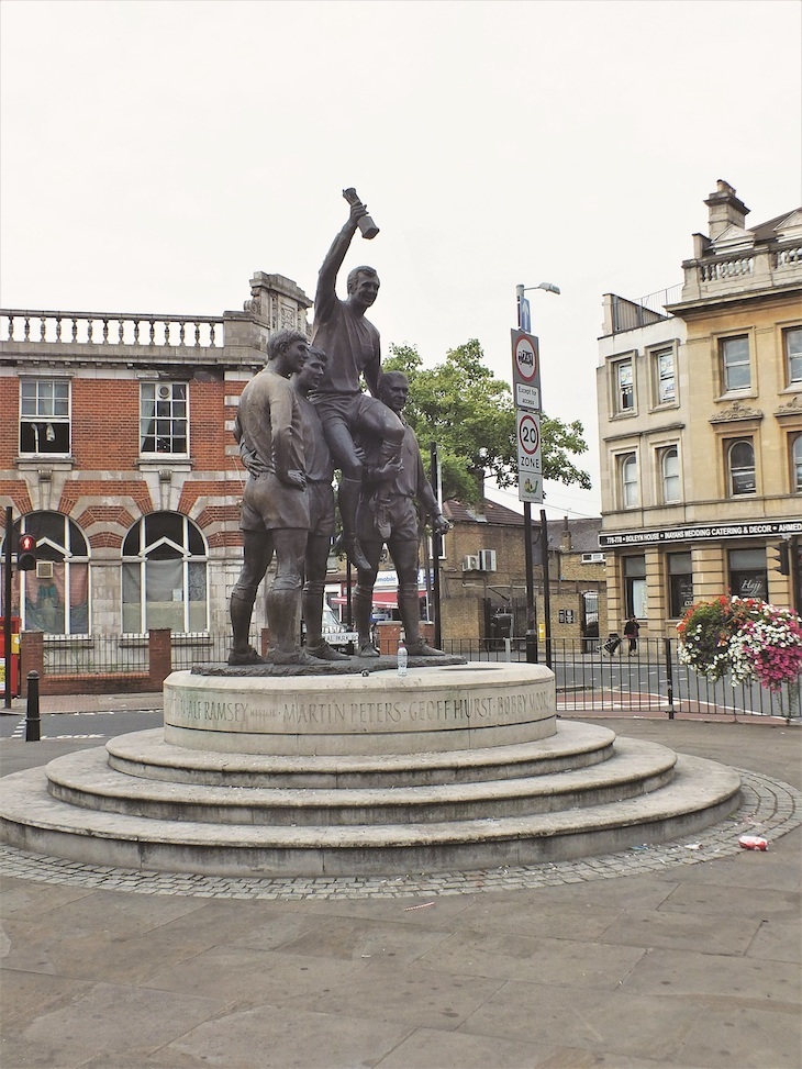 Statue of 1966 World Cup winners