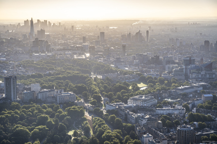 A misty central London, with Buckingham Palace in the middle