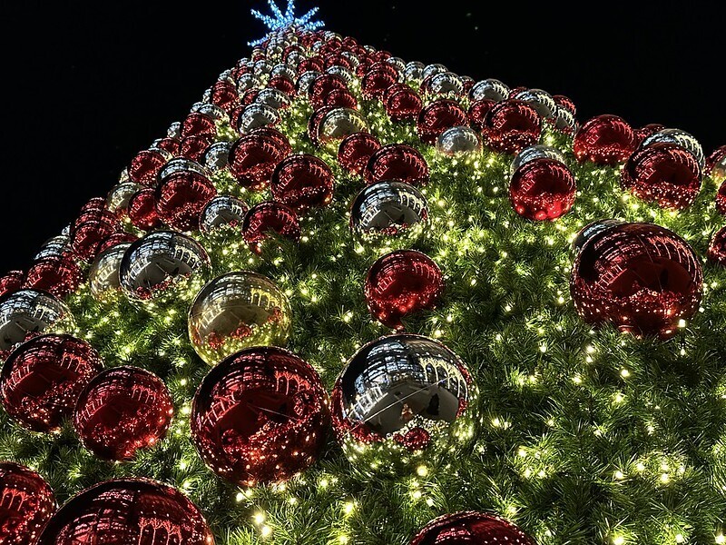 Christmas tree at Pan Pacific in City of London