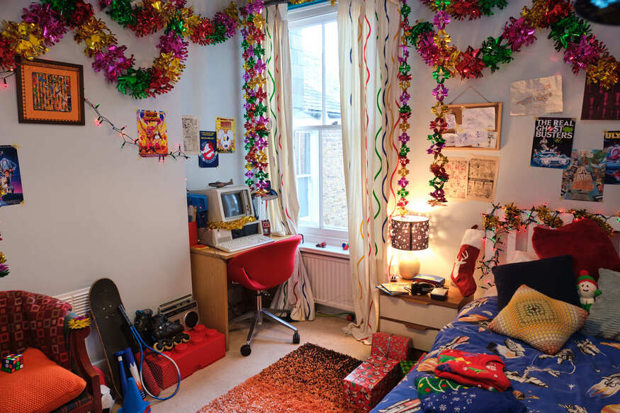 Have A 1980s Christmas At This House In Clapham | Londonist
