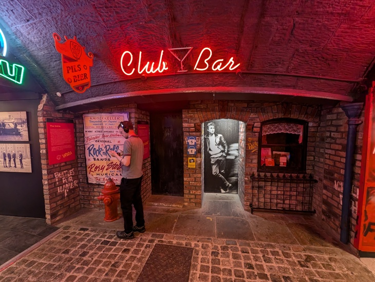 Museum scenery looking like the Hamburg clubs of old