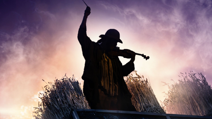 What's on in London July 2025: silhouette of an actor playing the fiddle