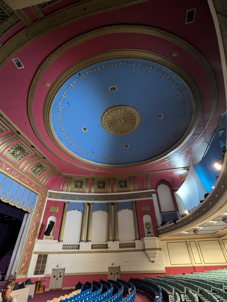 A grand circular ceiling