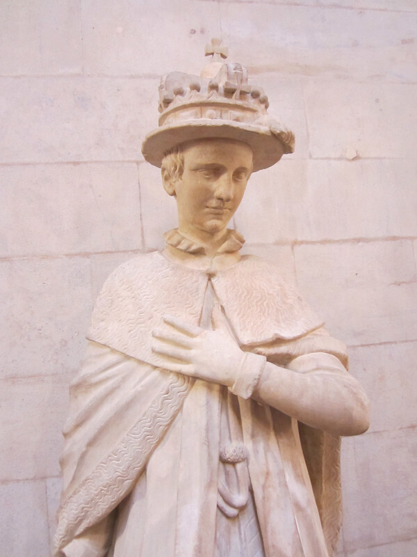 Statue of Edward VI in Guildhall