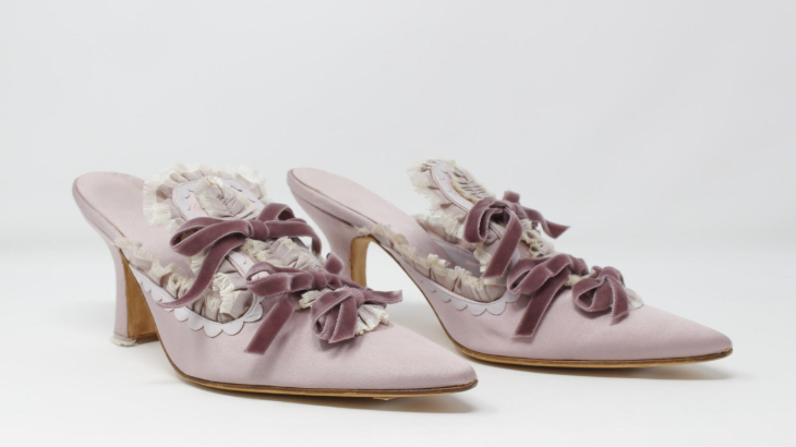 Things to do in London this autumn 2025: a pair of rose velvet kitten heel sandals