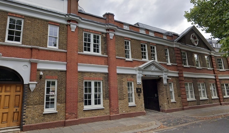 Old buildings on strand-on-the-green