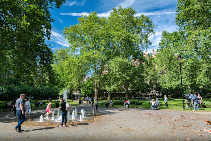 Play fountains London: a small group of fountains in a park