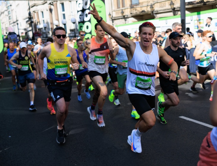 Things to do in London this autumn 2025: runners taking part in an organised run
